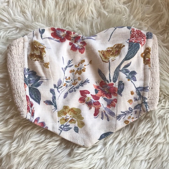 Urban Outfitters Tops - URBAN OUTFITTERS STRAPLESS FLORAL CROP TOP